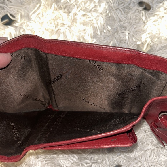 Ann Taylor red wallet - Picture 3 of 4